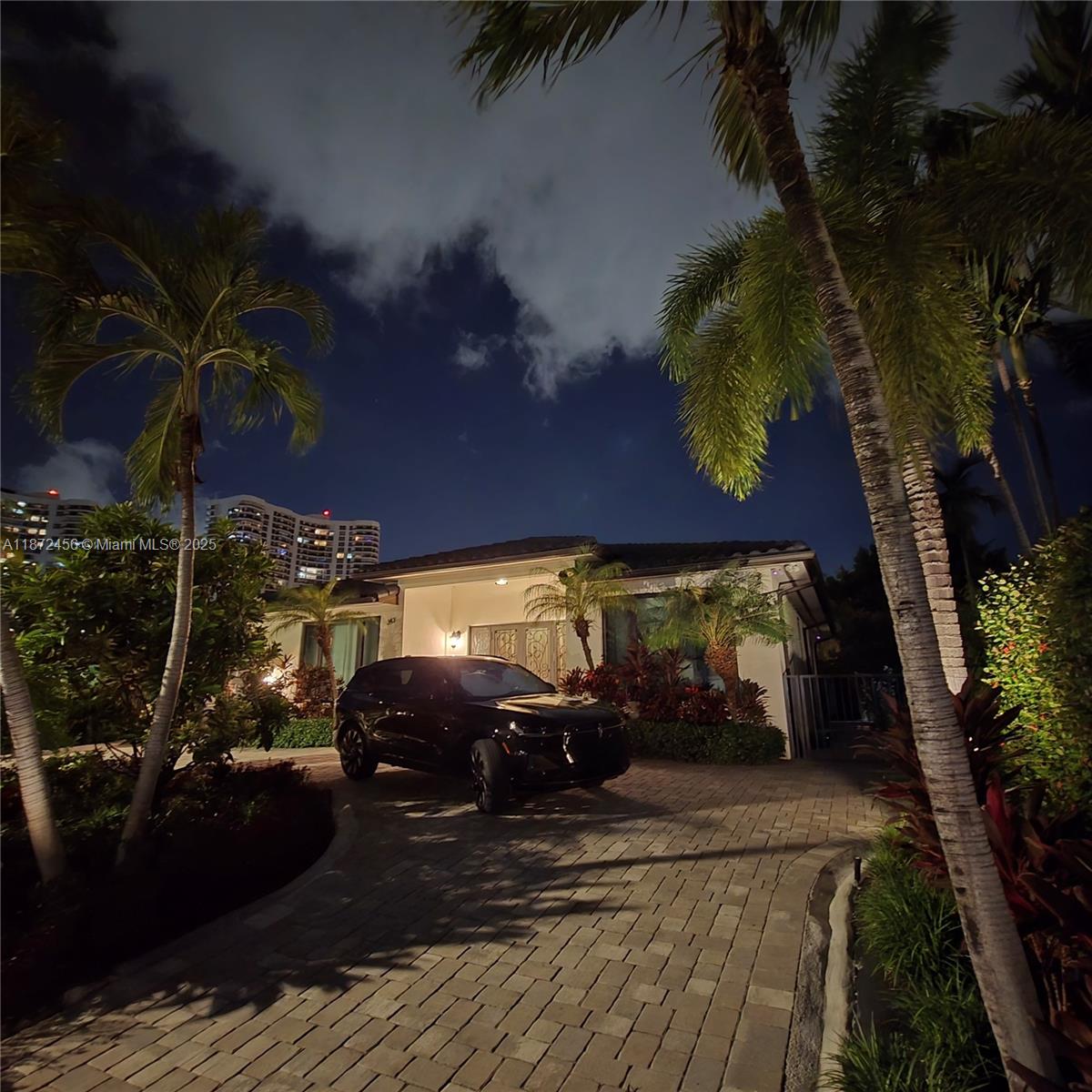 343 S 190th St Sunny Isles Beach, FL 33160