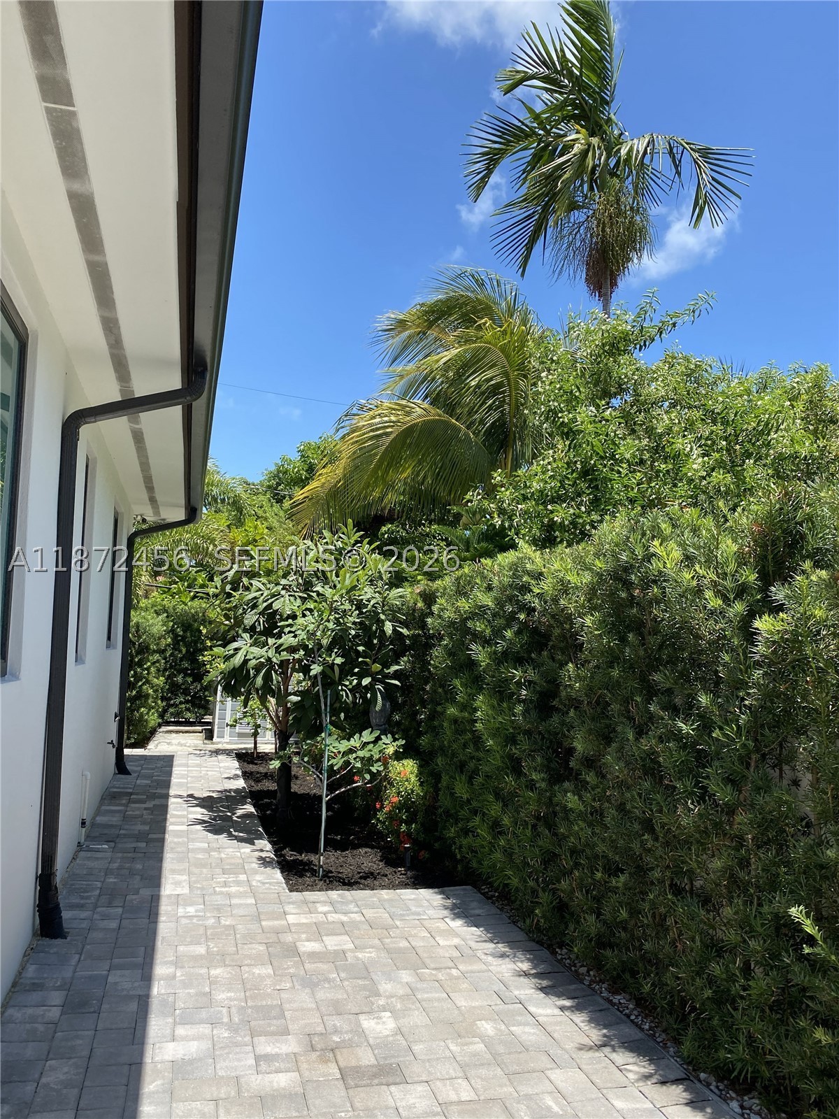 343 190th St Sunny Isles Beach, FL 33160
