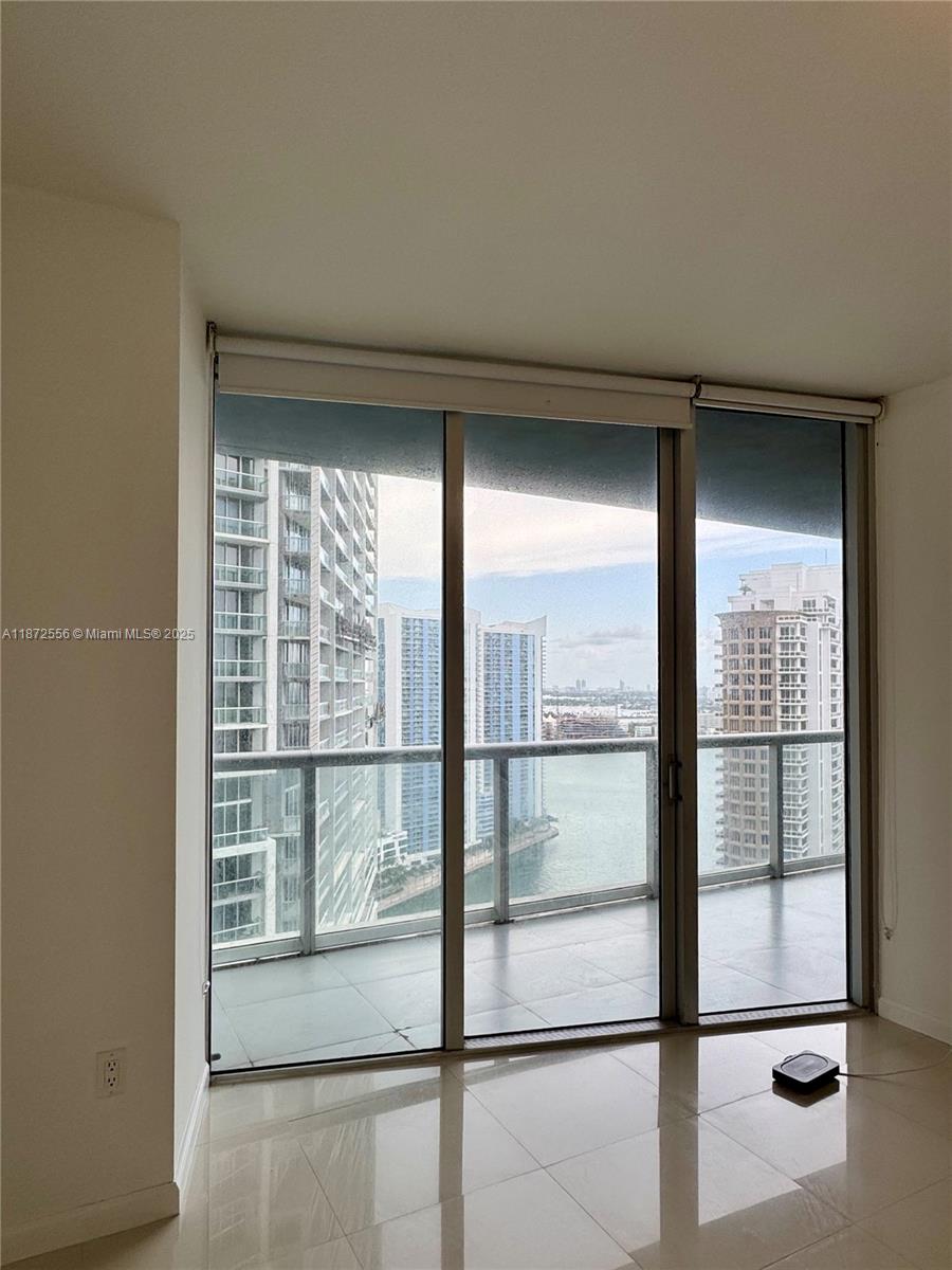 495 Brickell Ave #3106