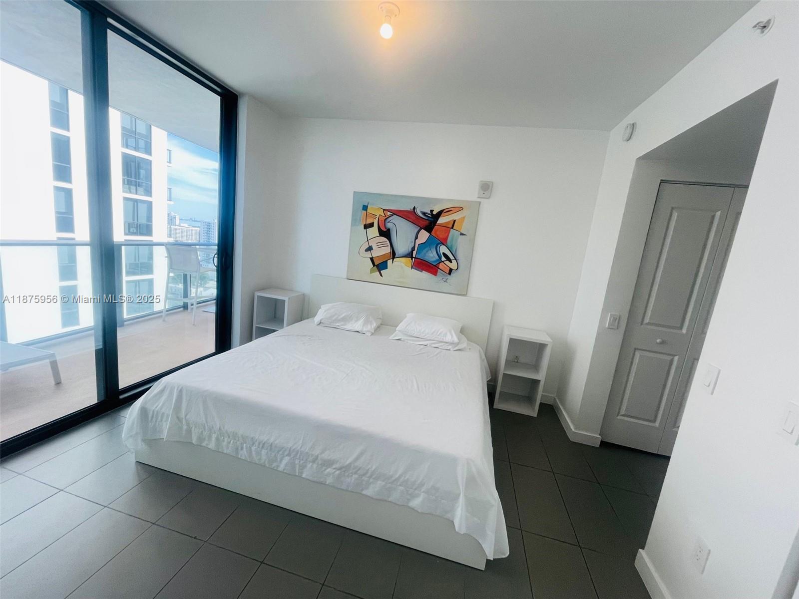image Canvas Condominium13