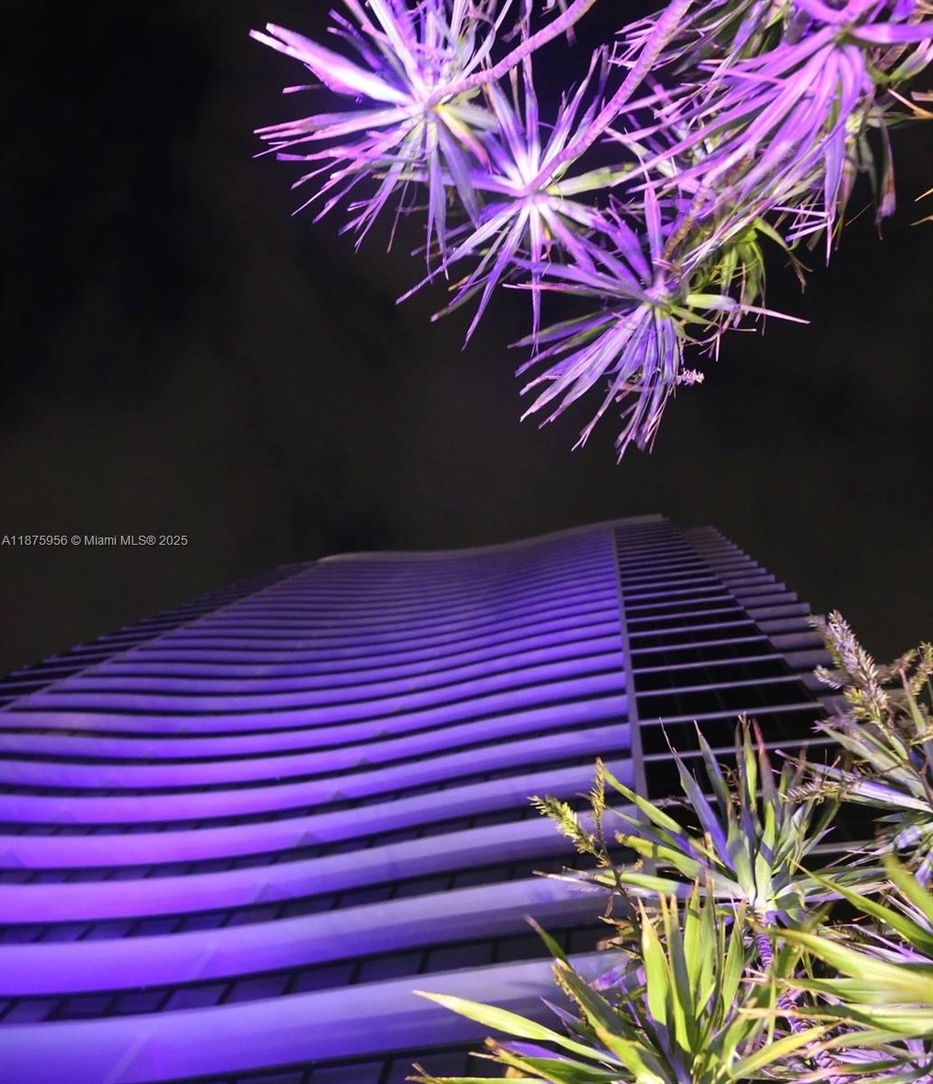 image Canvas Condominium15