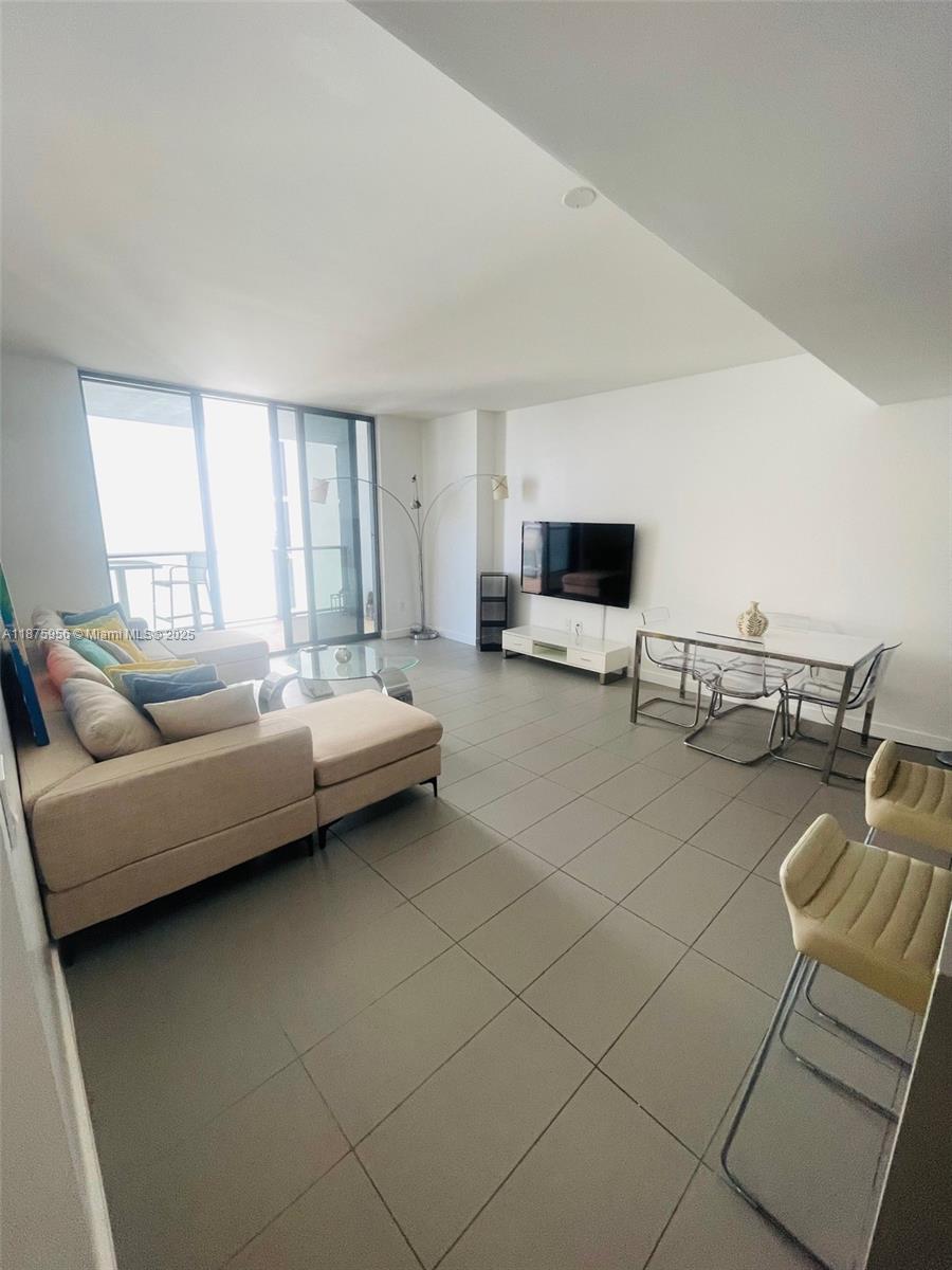 image Canvas Condominium2