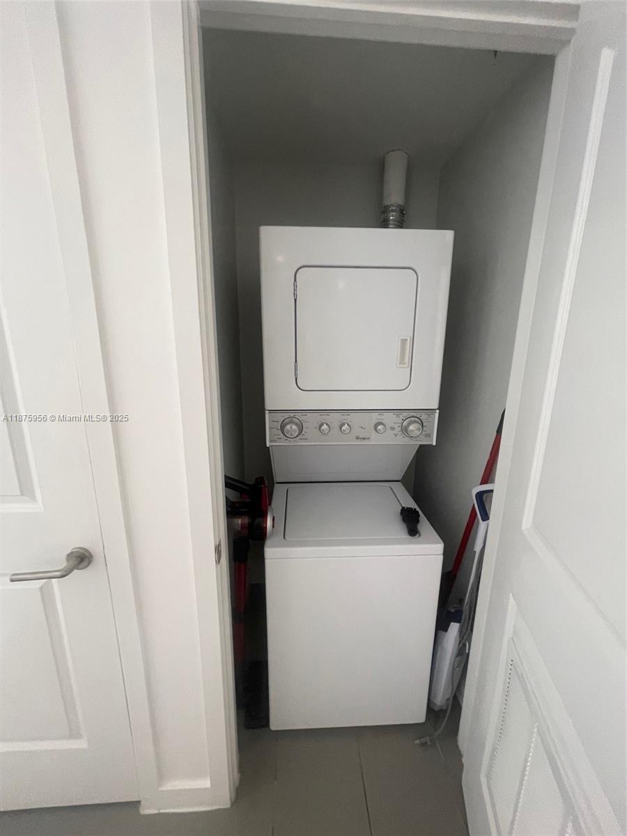 image Canvas Condominium5