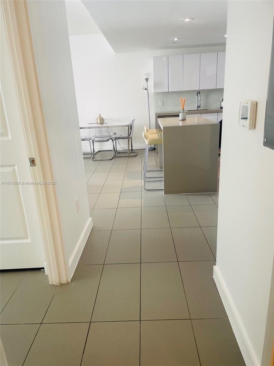 image Canvas Condominium8