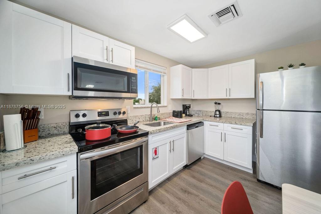 2311 Scott St #4