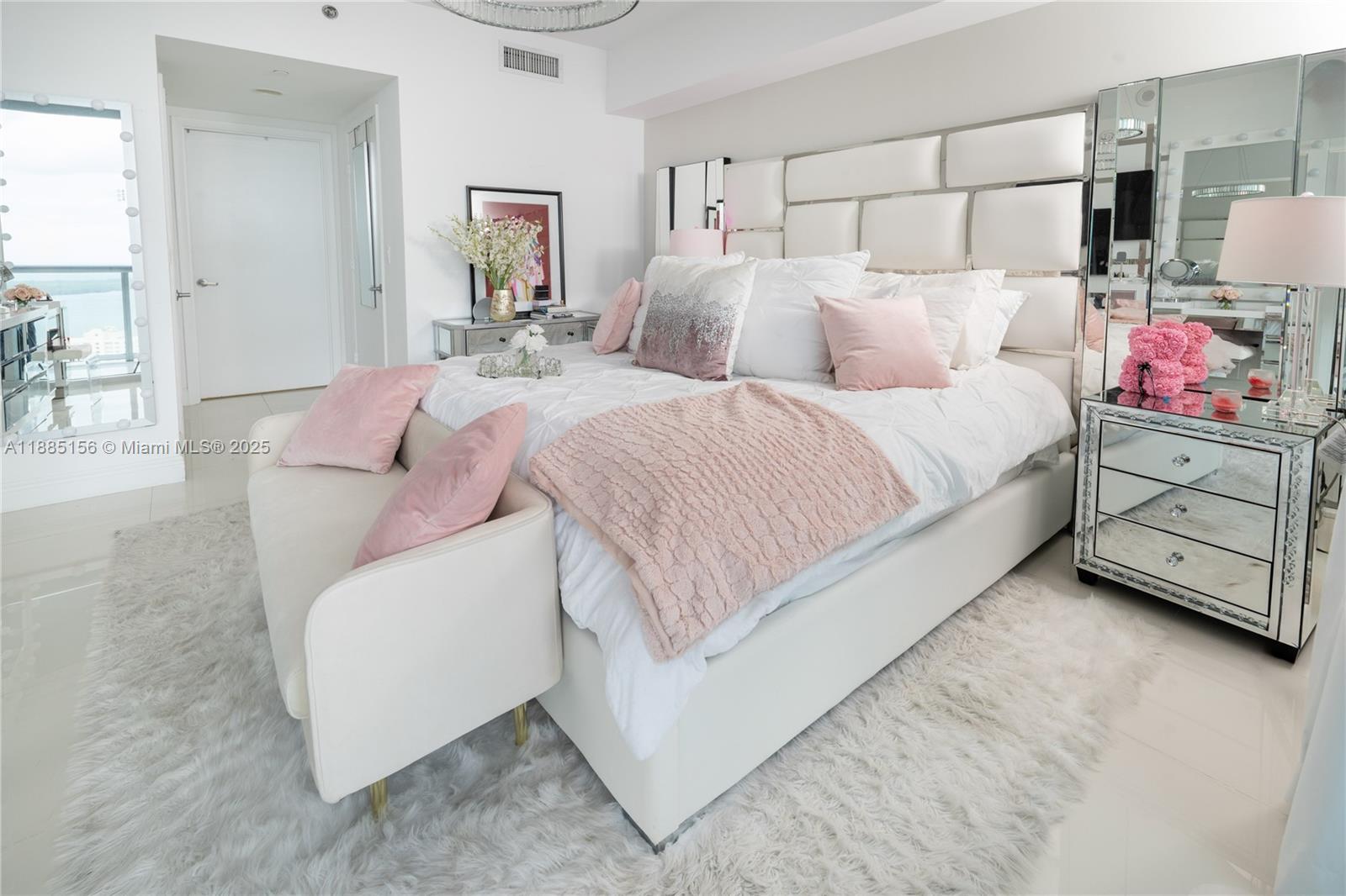 465 Brickell Ave #4705 Miami, FL 33131