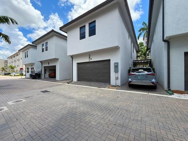 4761 NW 85th Ave Doral, FL 33166