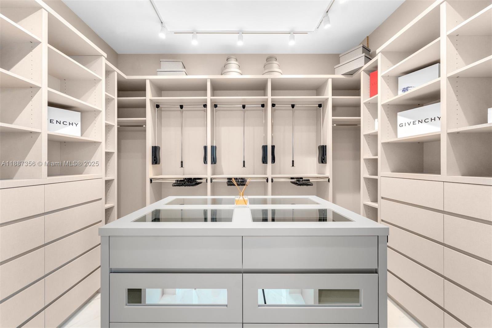 17301 Biscayne Blvd #PH-7 North Miami Beach, FL 33160