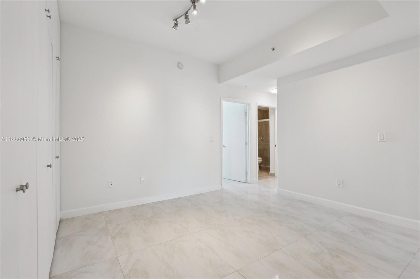 image Aventura Marina One22