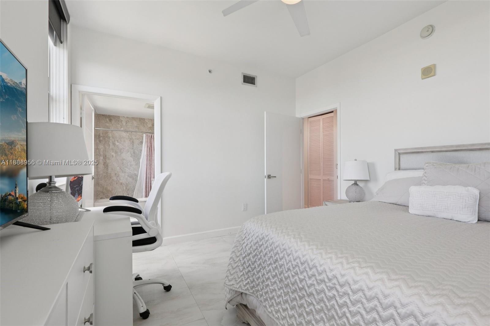 image Aventura Marina One26