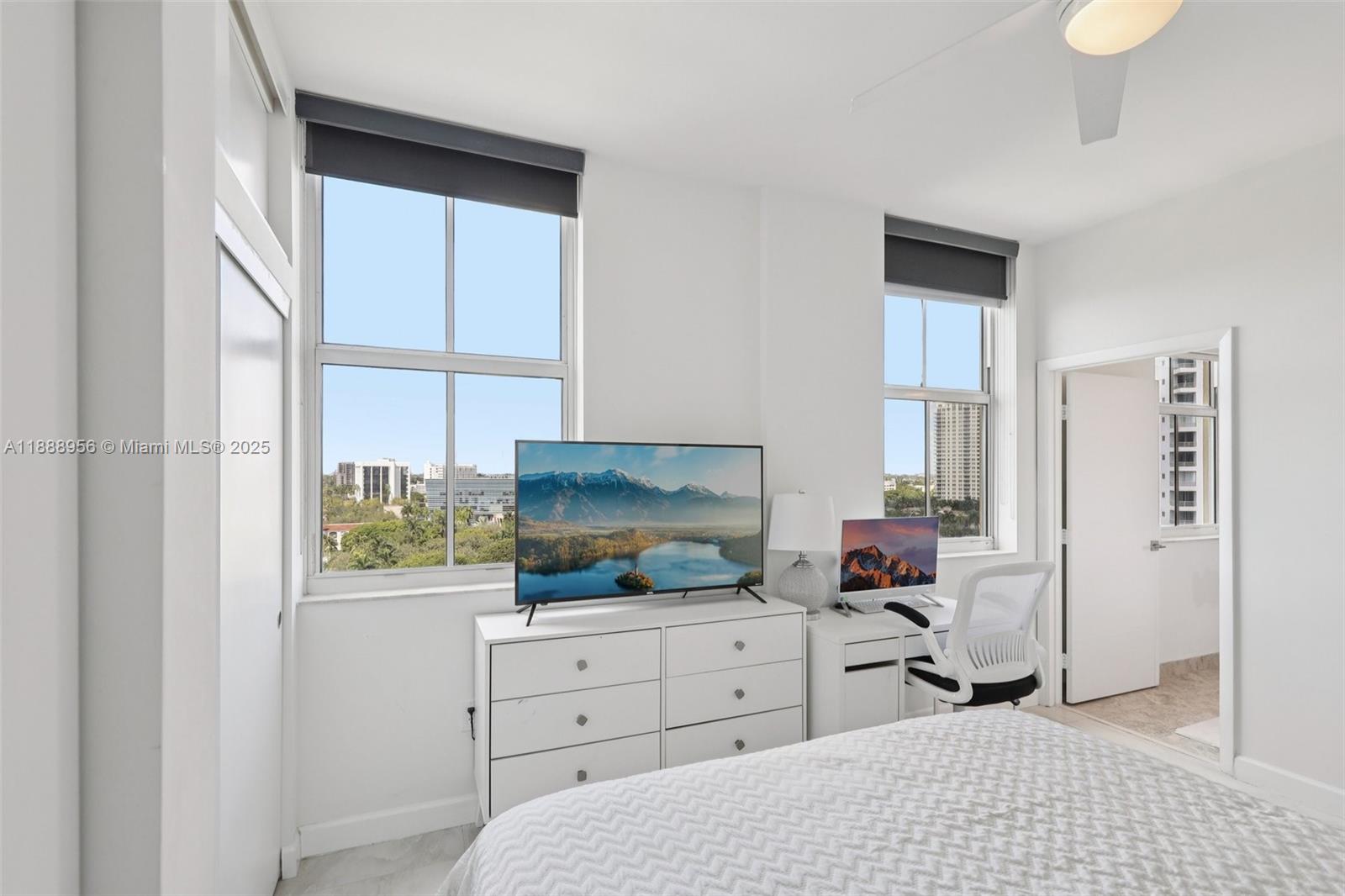 image Aventura Marina One27