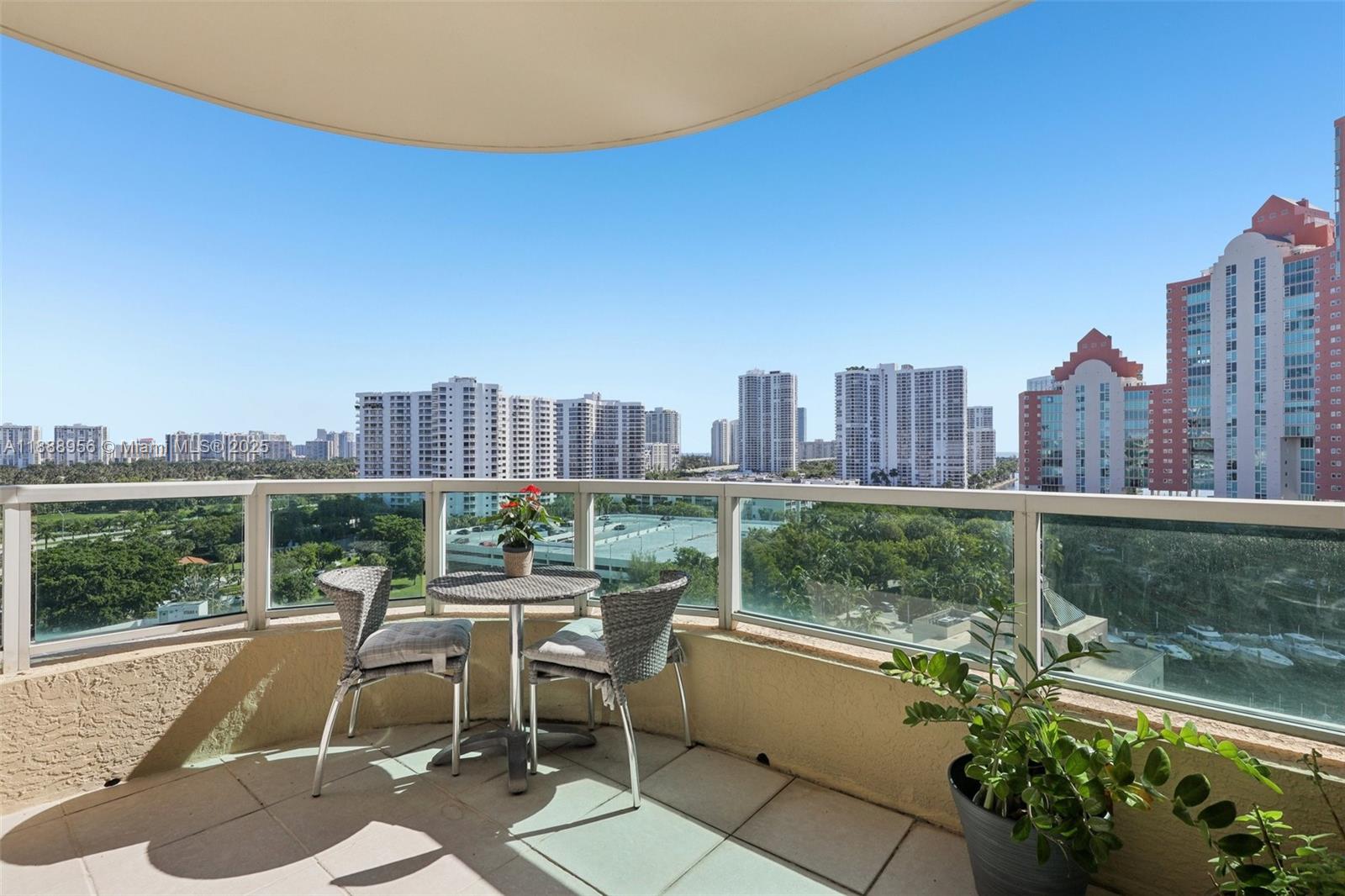 image Aventura Marina One37