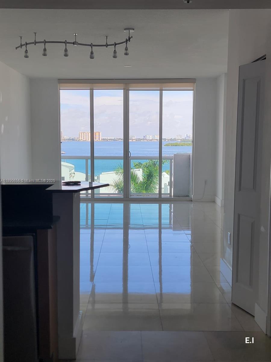7900 Harbor Is Dr #602