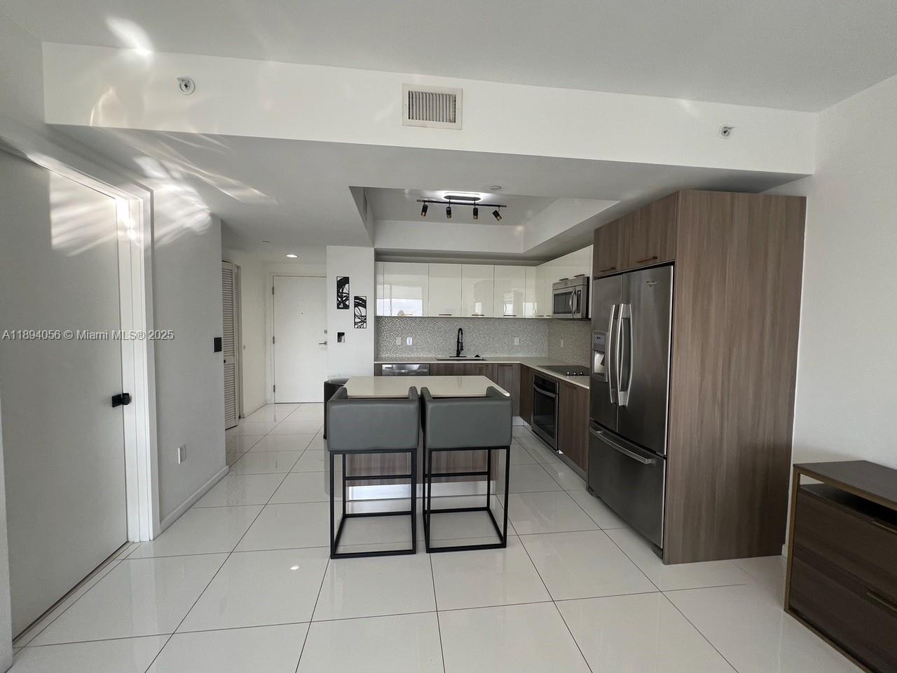5300 Paseo Blvd #810