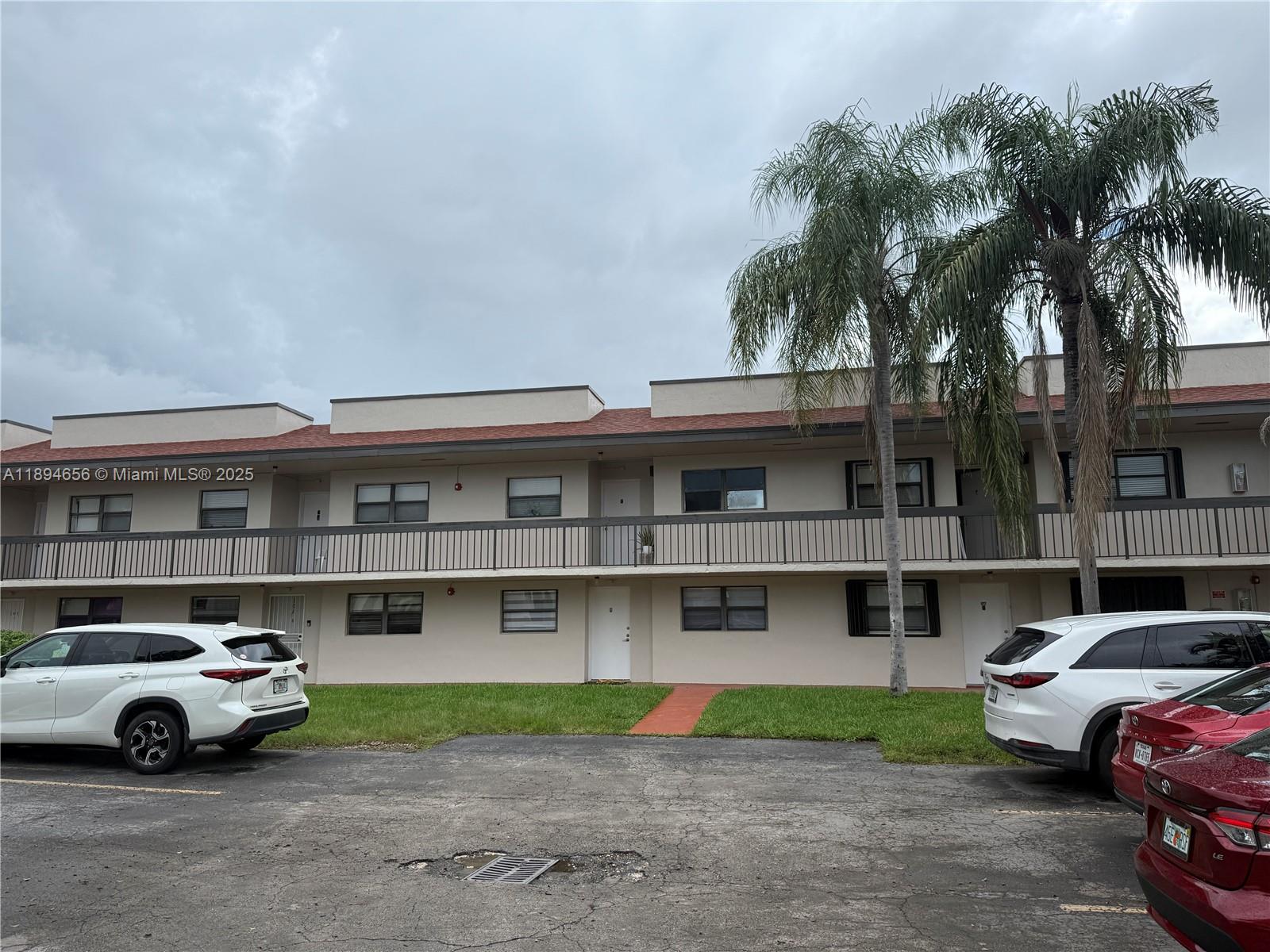 8879 Fontainebleau Blvd #202
