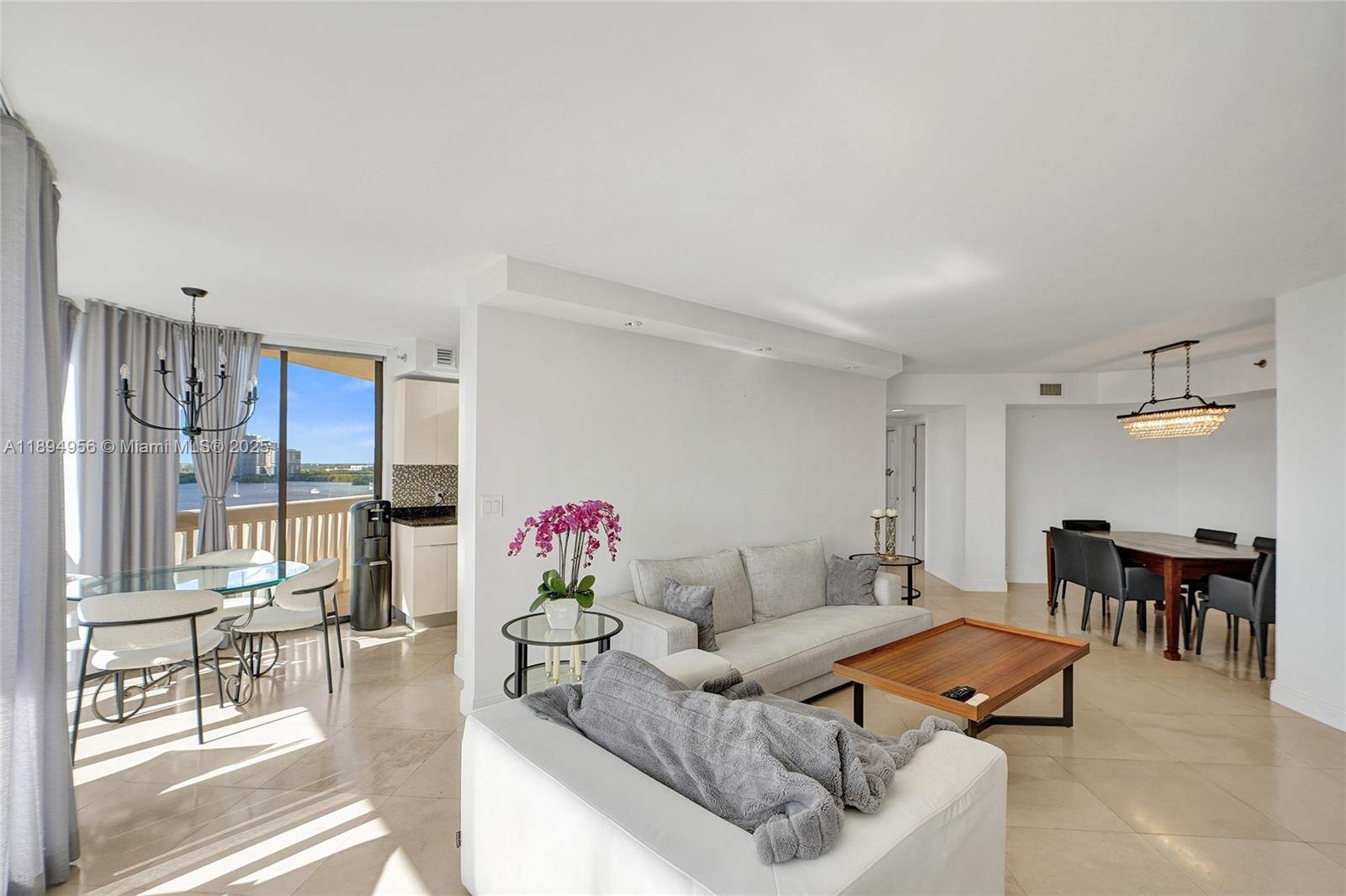 1000 E Island Blvd #1403