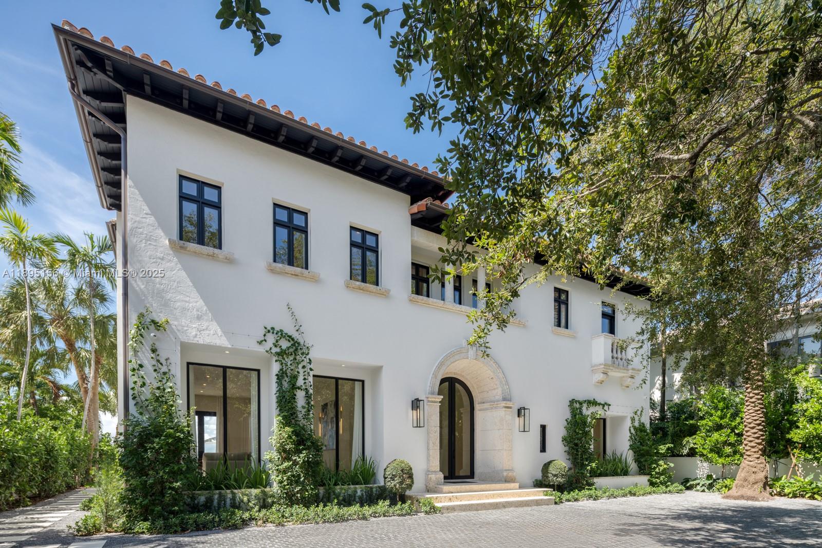 5300 N Bay Rd Miami Beach, FL 33140