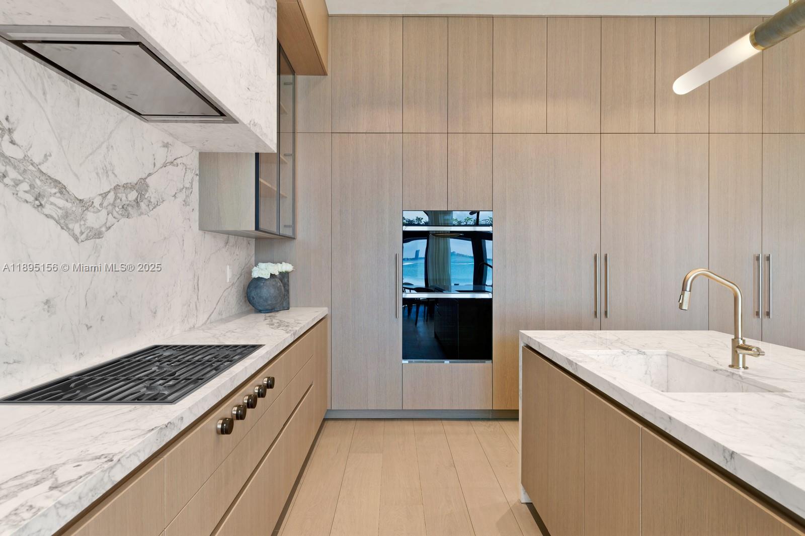 5300 N Bay Rd Miami Beach, FL 33140