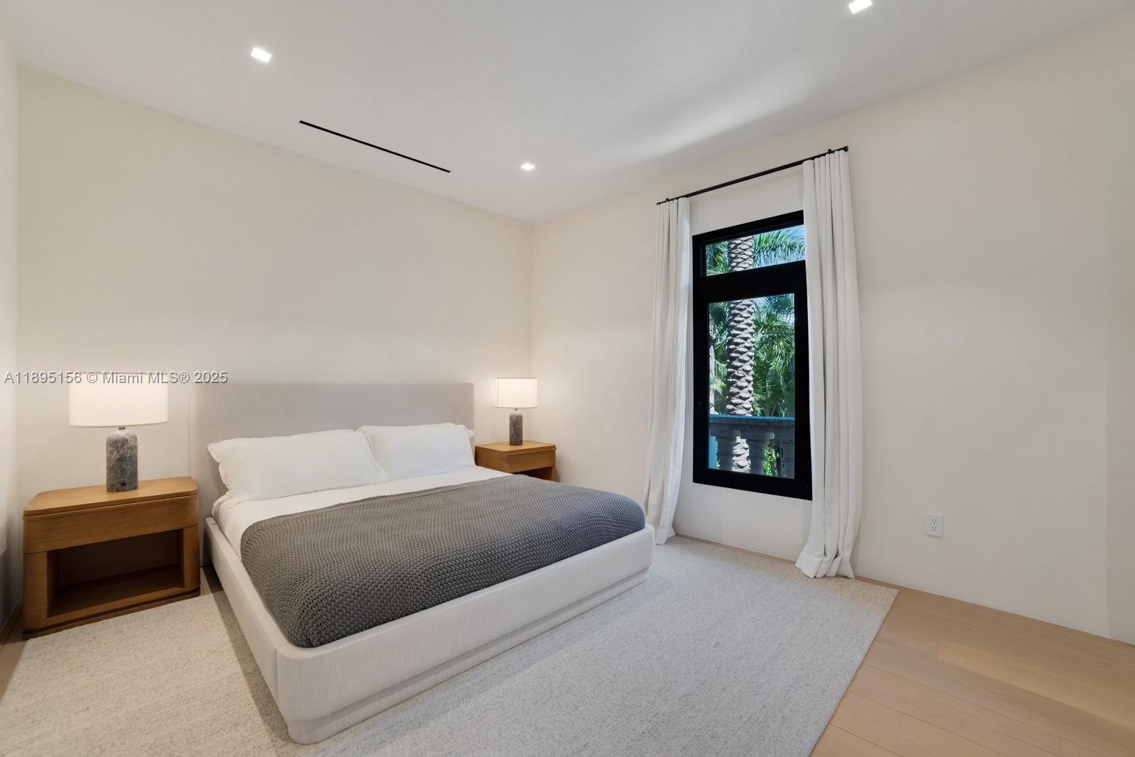 5300 N Bay Rd Miami Beach, FL 33140