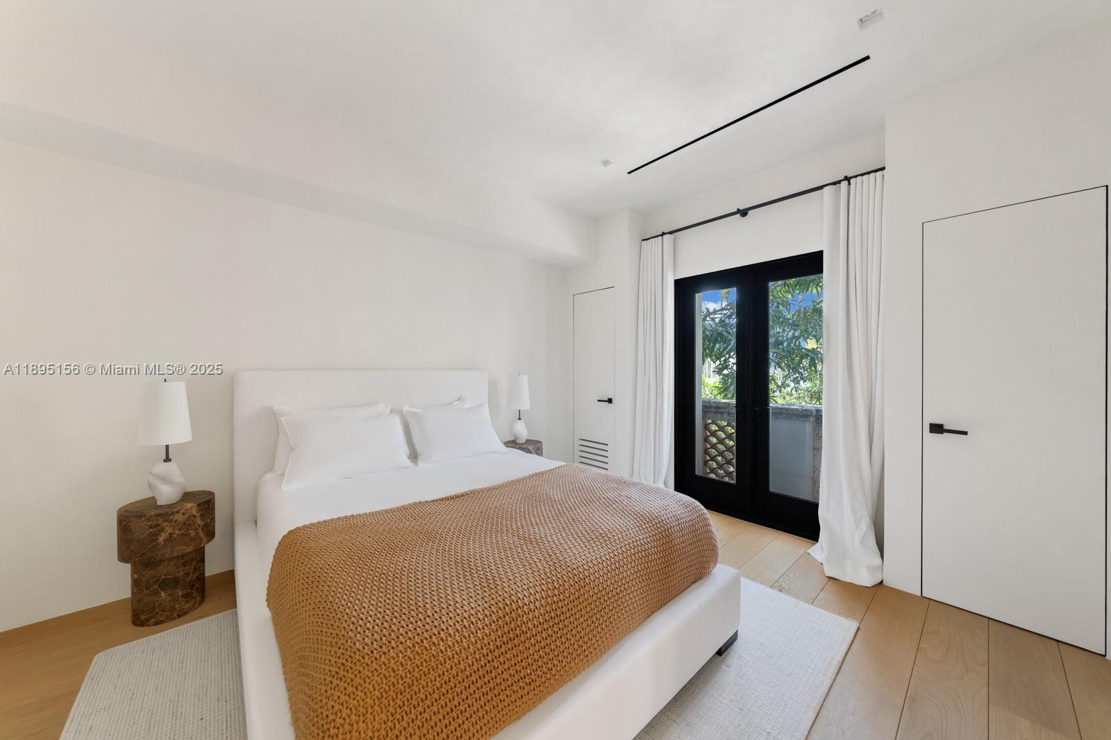 5300 N Bay Rd Miami Beach, FL 33140