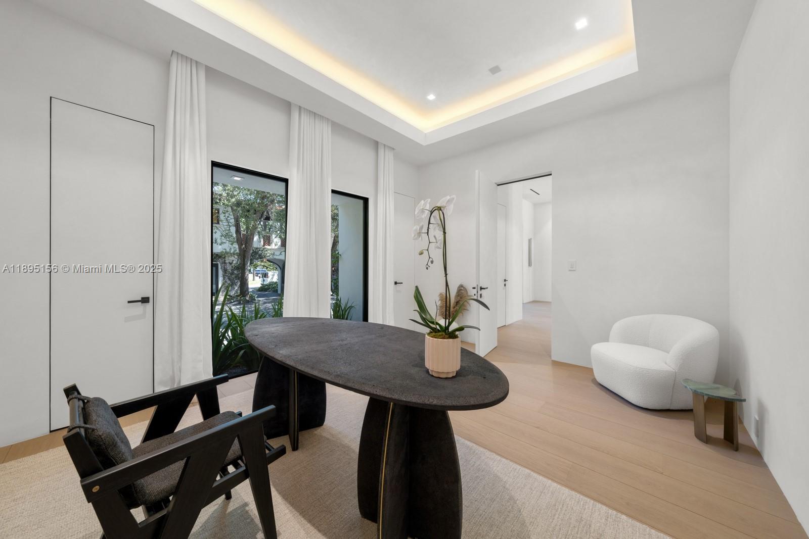 5300 N Bay Rd Miami Beach, FL 33140