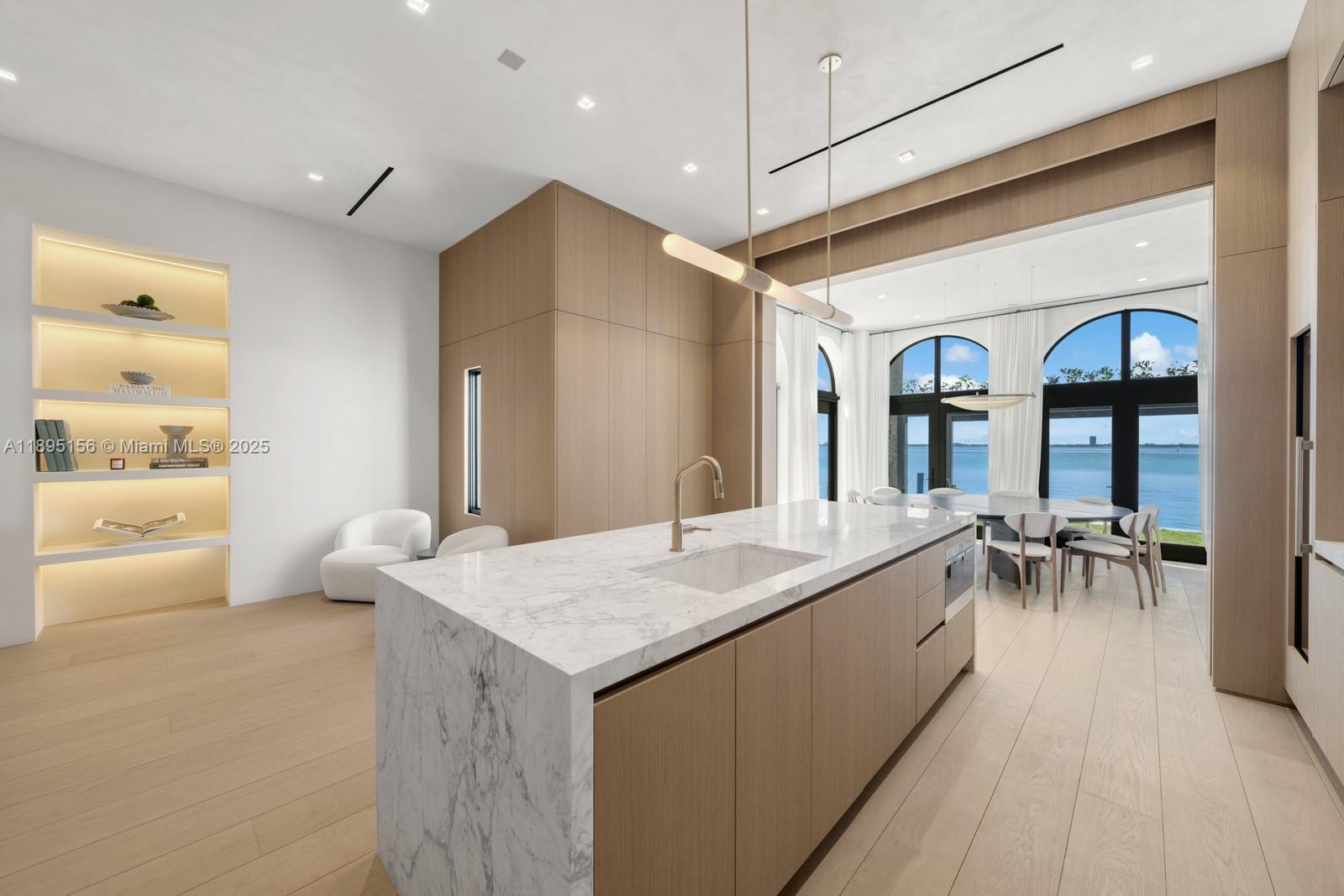 5300 N Bay Rd Miami Beach, FL 33140