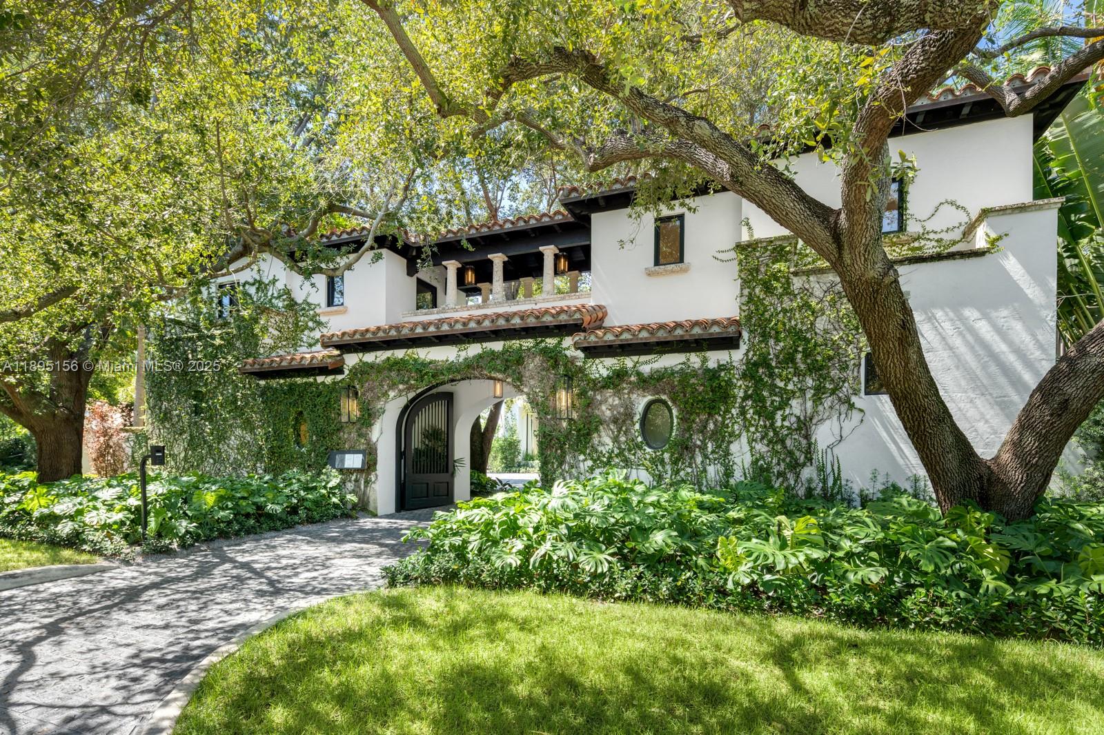 5300 N Bay Rd Miami Beach, FL 33140