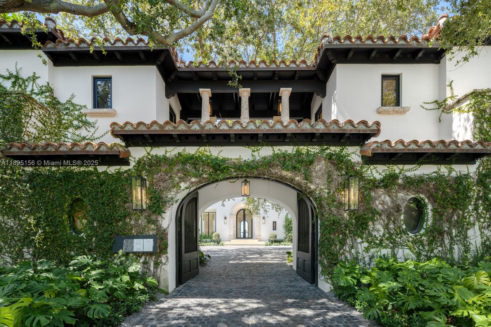 5300 N Bay Rd Miami Beach, FL 33140