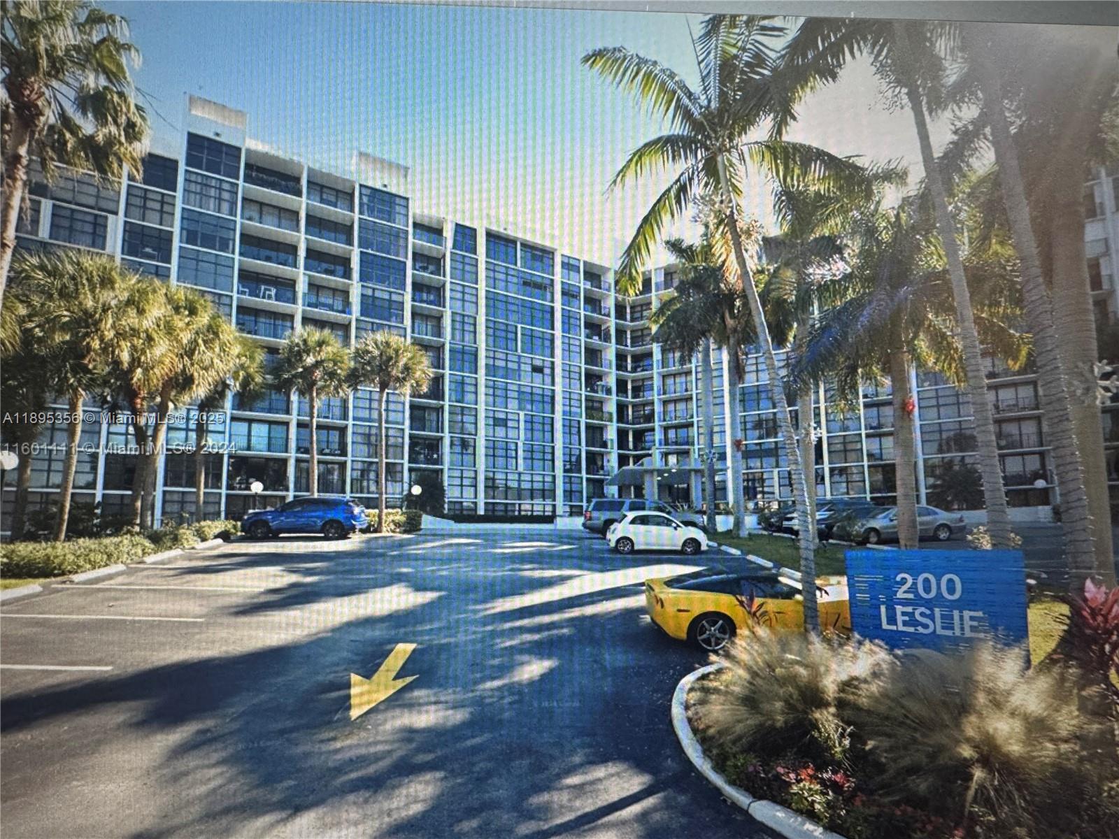 200 Leslie Dr #317