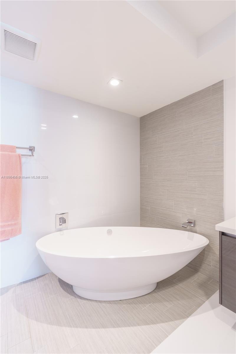 image Parque Towers Condo14