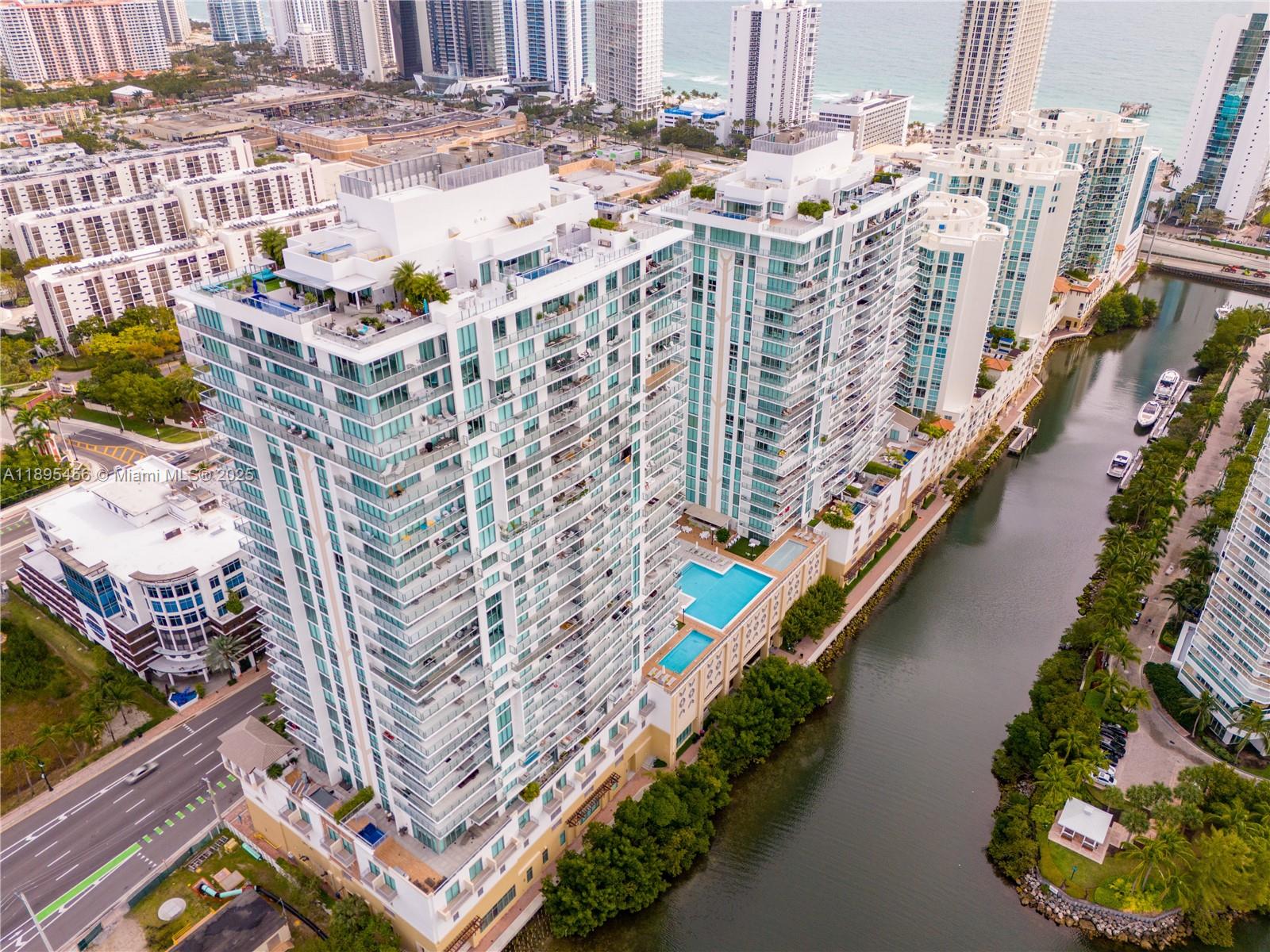 image Parque Towers Condo29