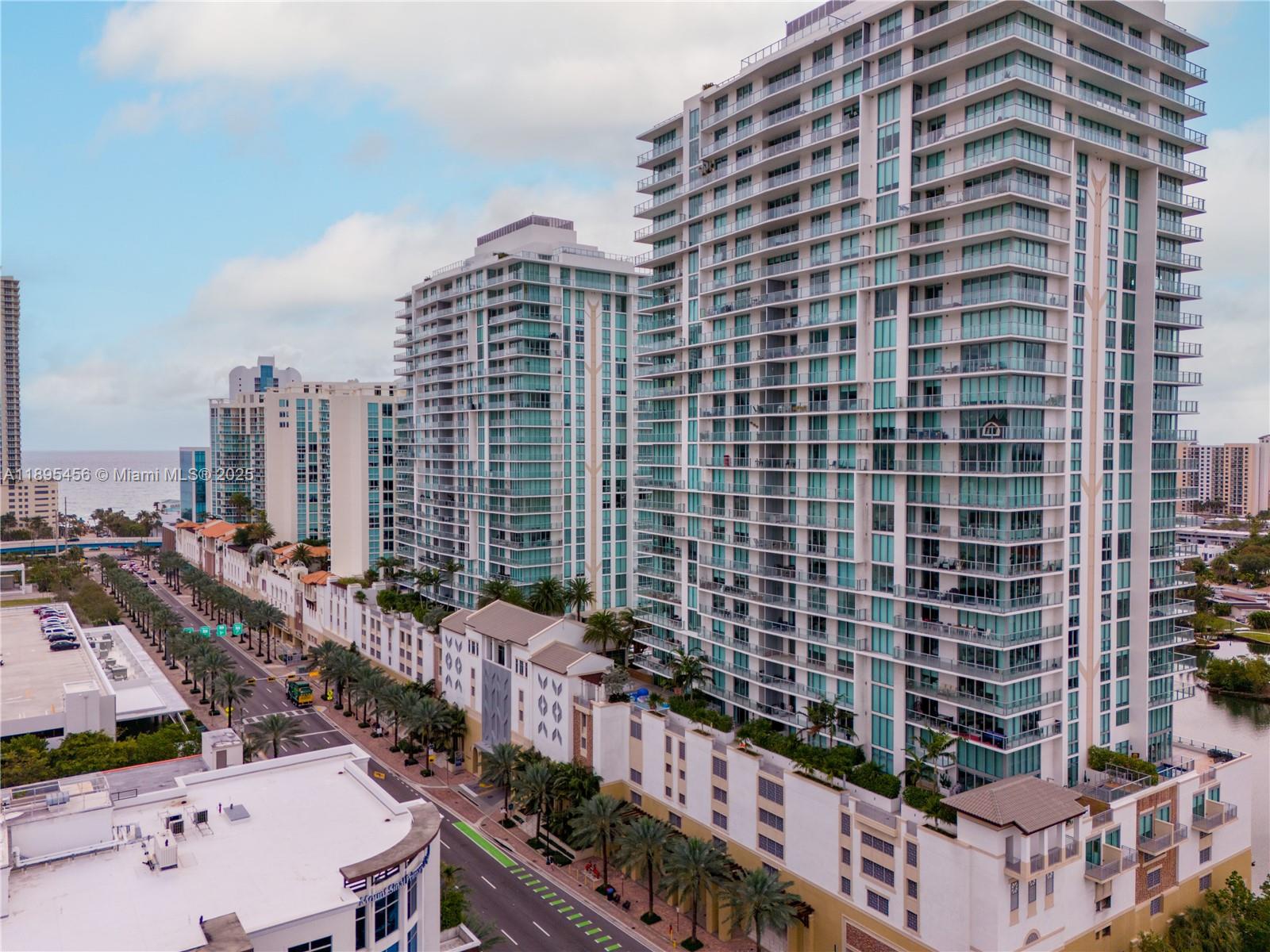 image Parque Towers Condo30