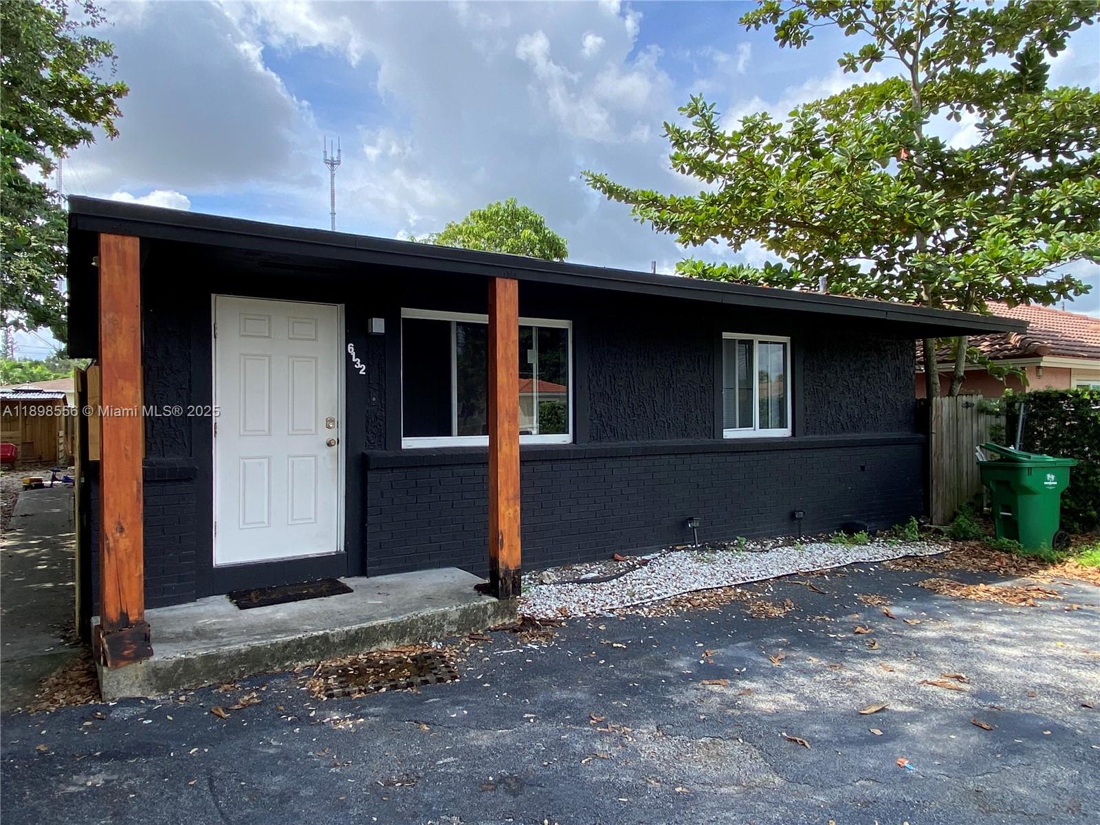 6132 SW 39th St #Front