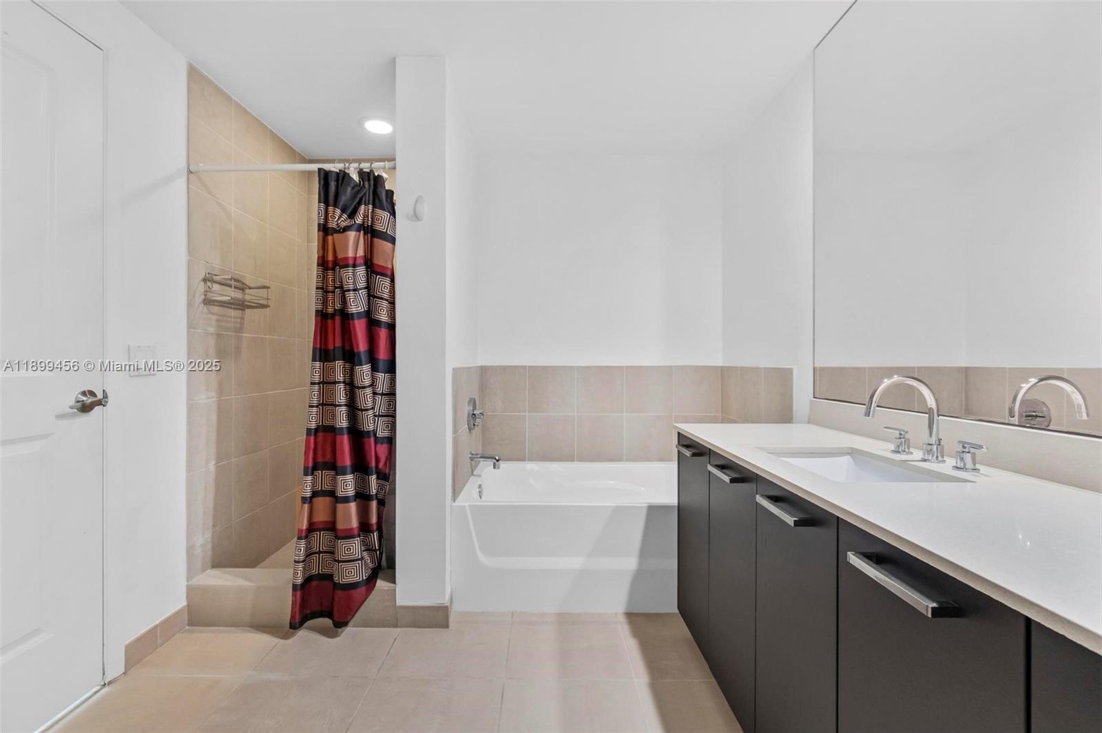 image Gallery Art Condo13