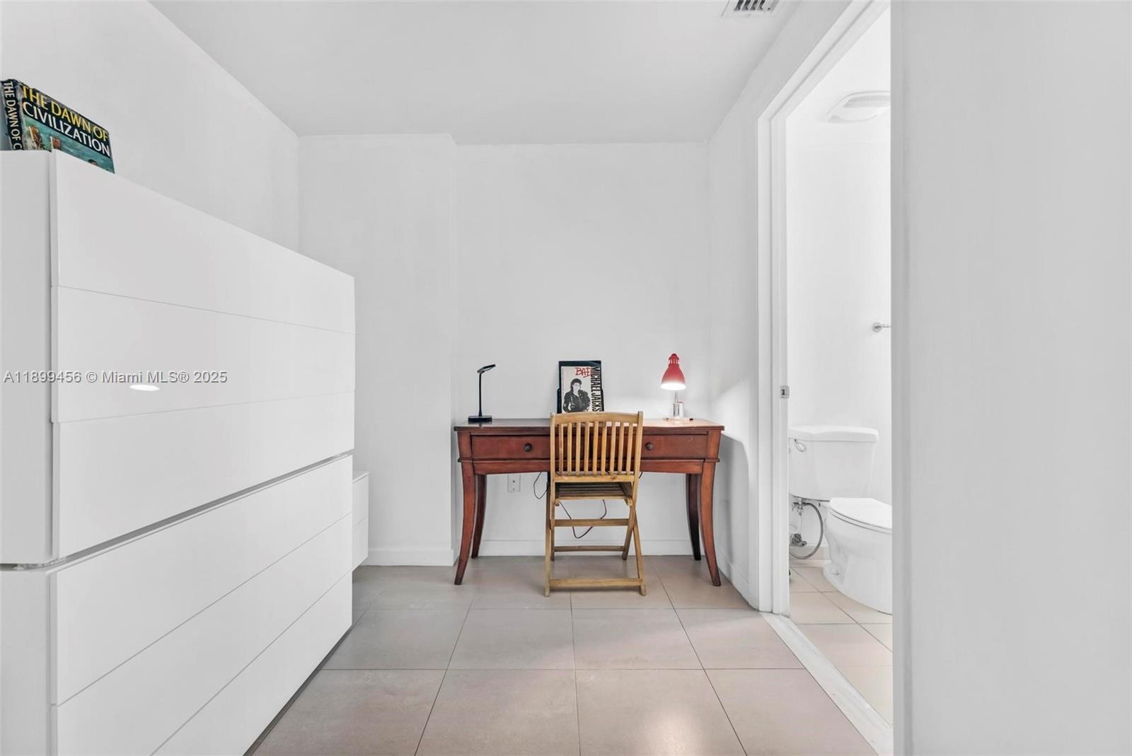 image Gallery Art Condo17