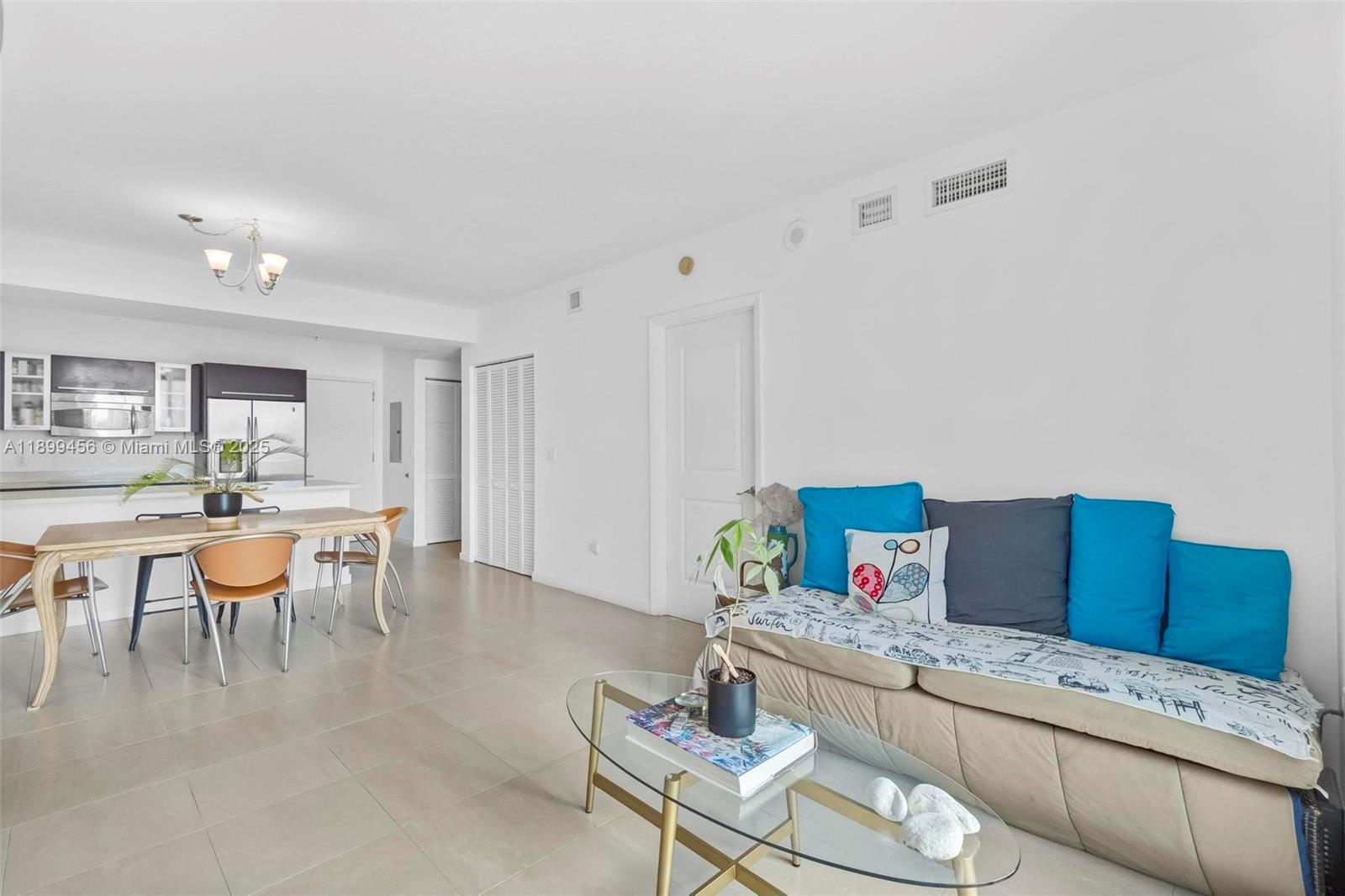 image Gallery Art Condo23