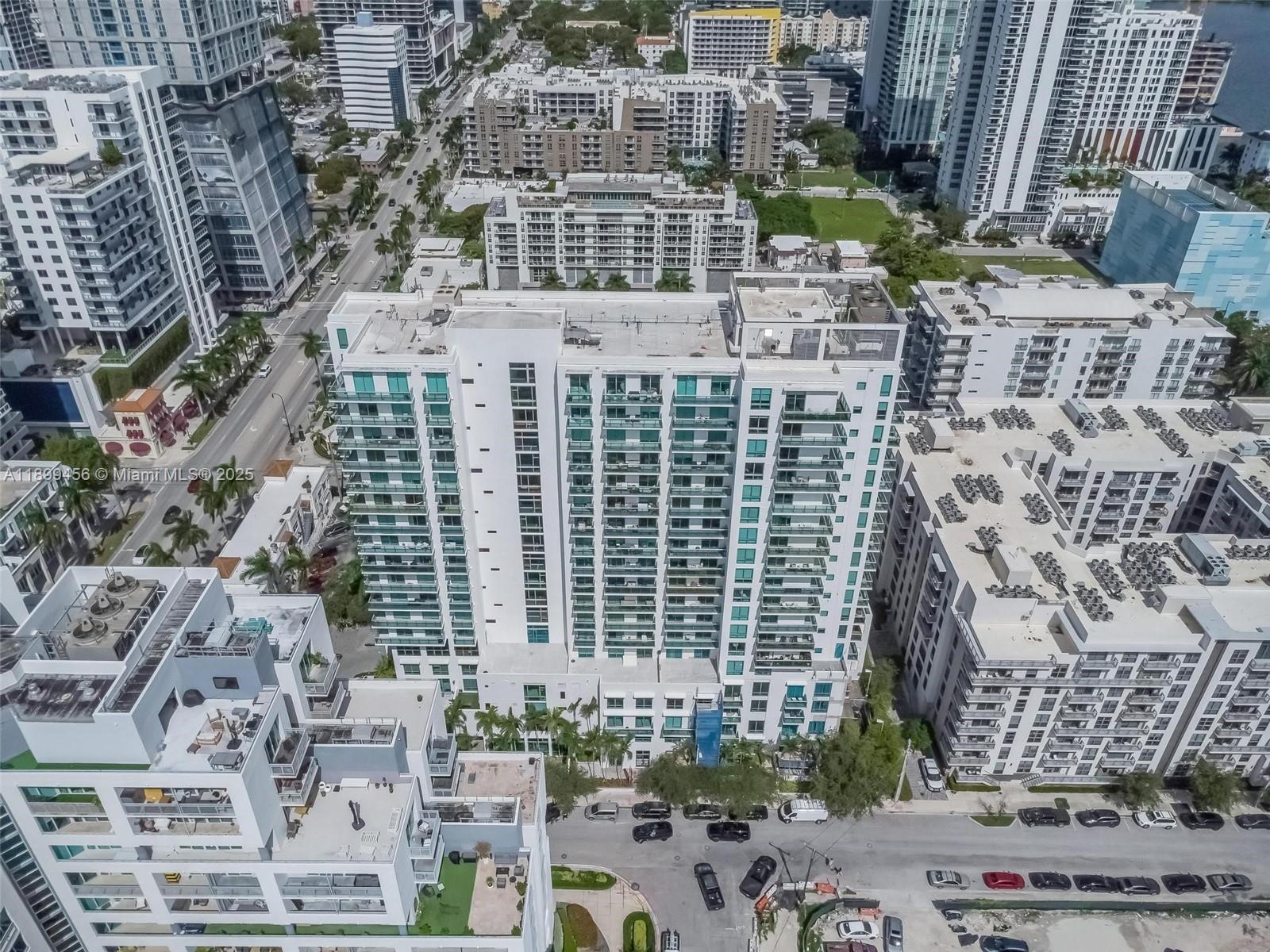 image Gallery Art Condo30