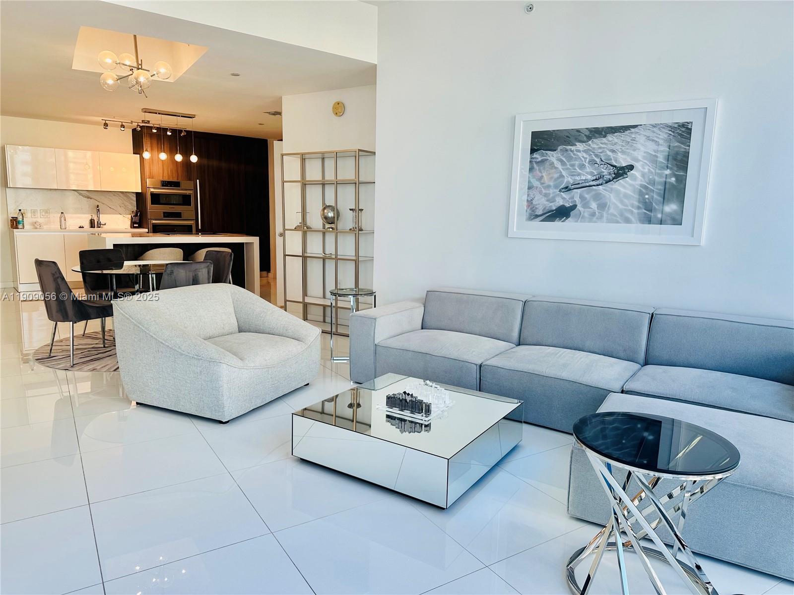 image Paramount Miami Worldcent19