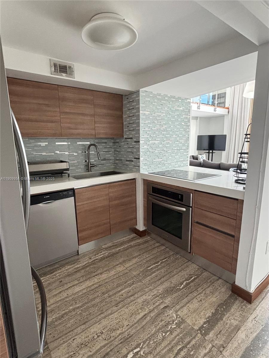 221 Jefferson Ave #15 Miami Beach, FL 33139