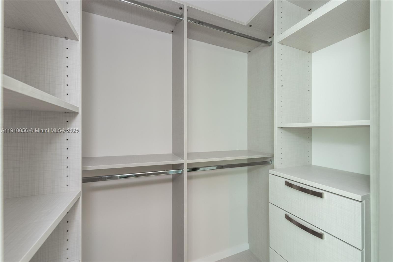 950 Brickell Bay Dr #4007 Miami, FL 33131