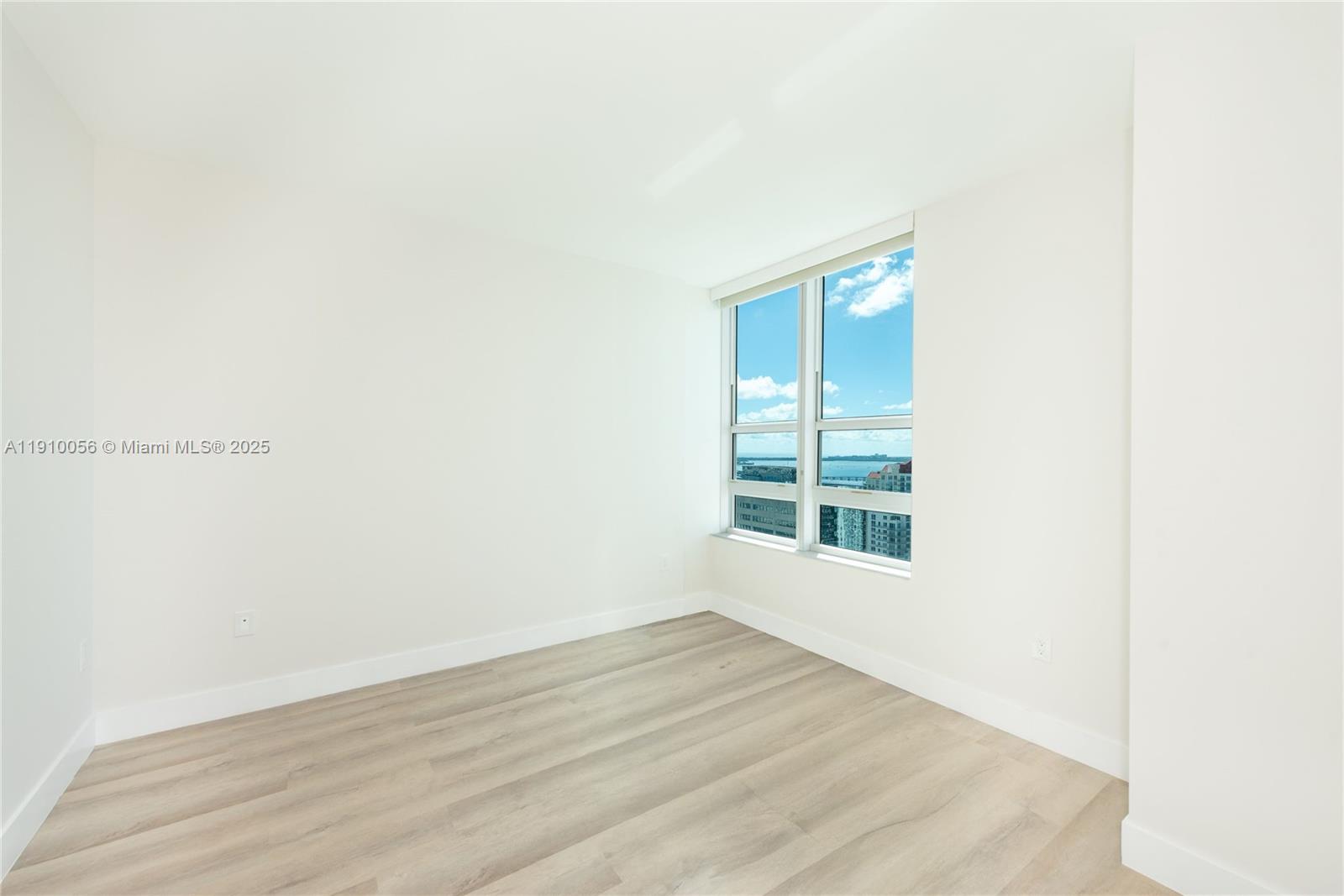 950 Brickell Bay Dr #4007 Miami, FL 33131