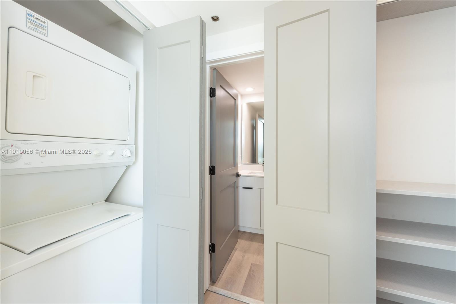 950 Brickell Bay Dr #4007 Miami, FL 33131