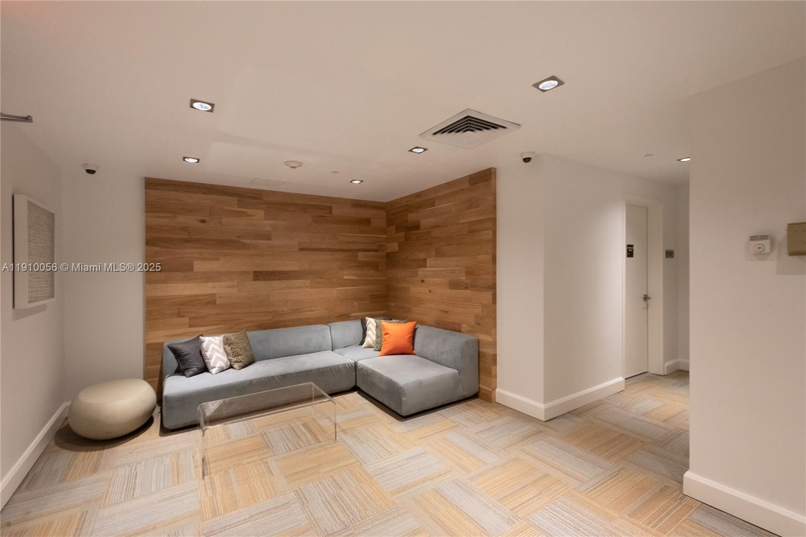 950 Brickell Bay Dr #4007 Miami, FL 33131