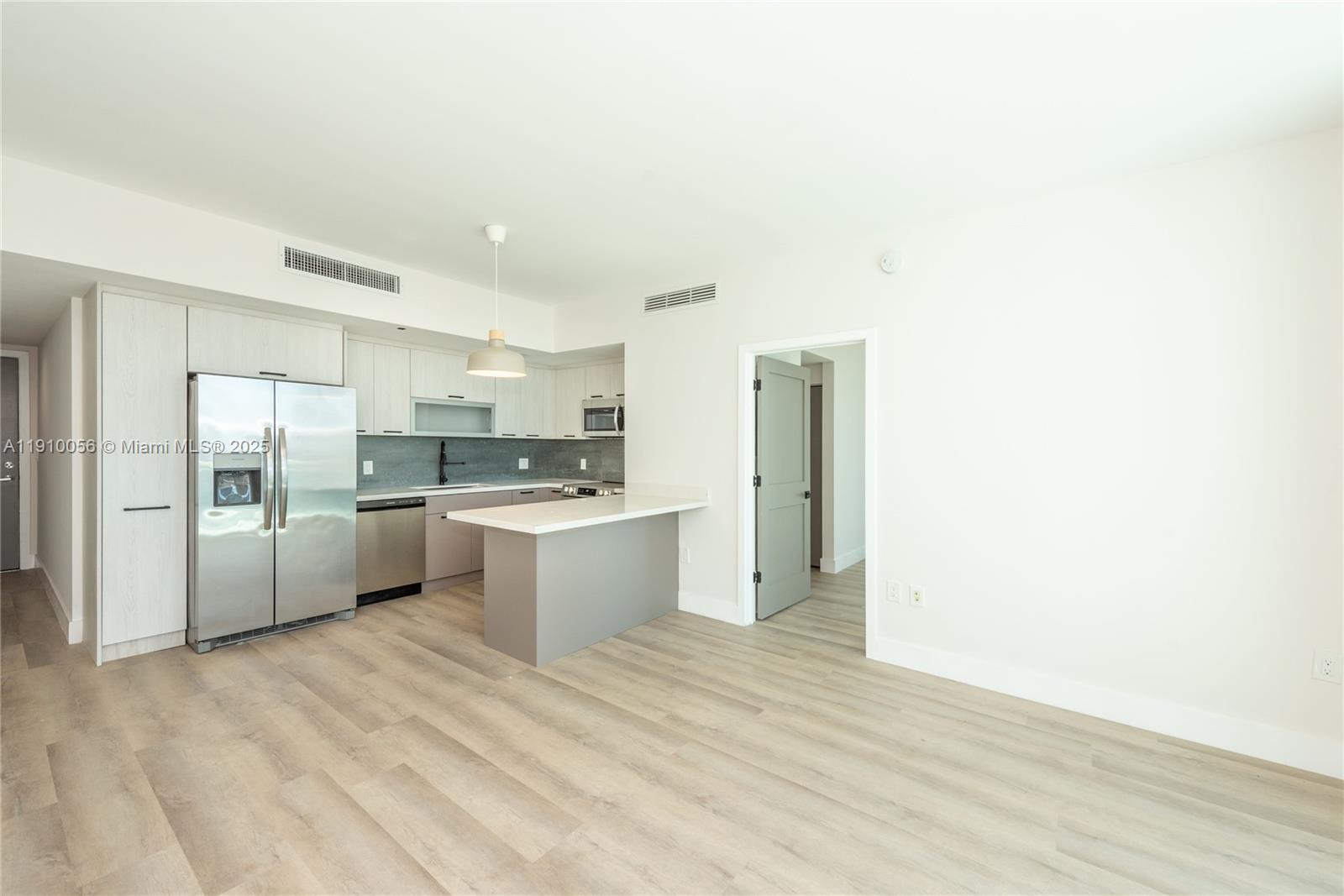 950 Brickell Bay Dr #4007 Miami, FL 33131