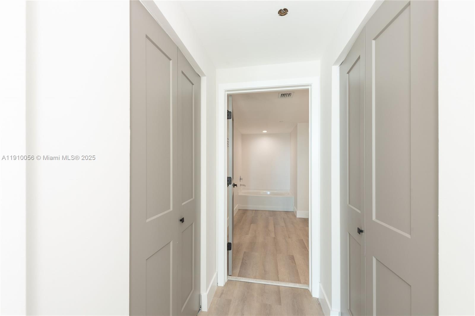 950 Brickell Bay Dr #4007 Miami, FL 33131