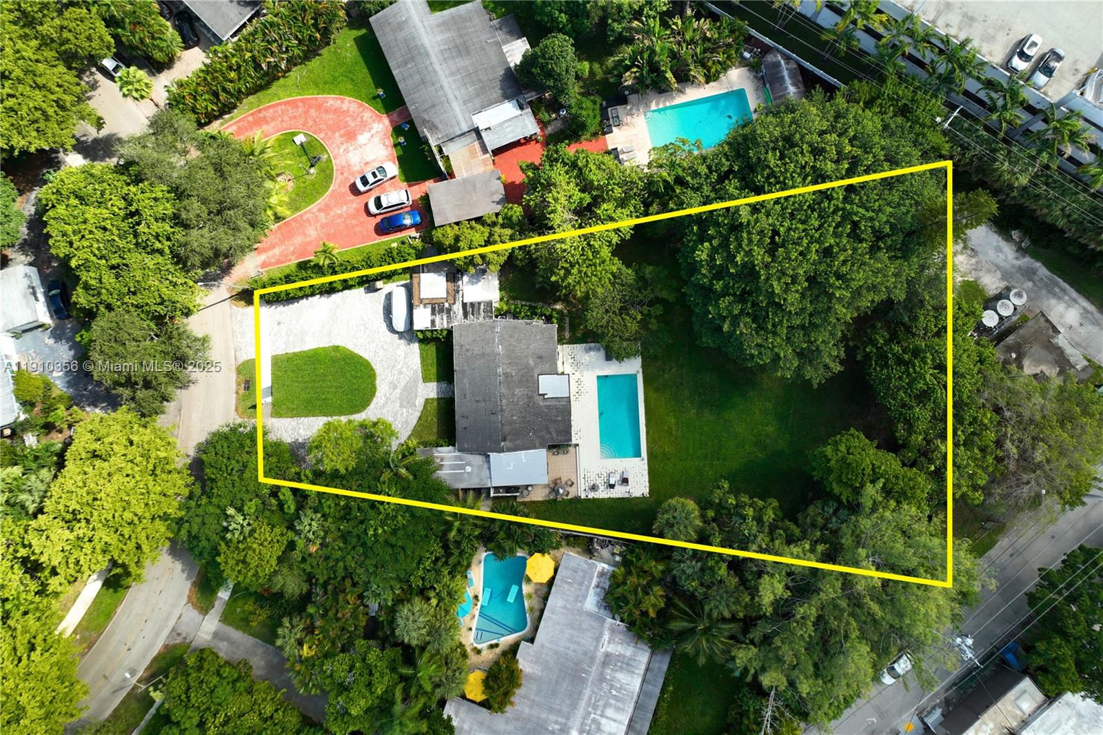 12500 Alamanda Dr North Miami, FL 33181