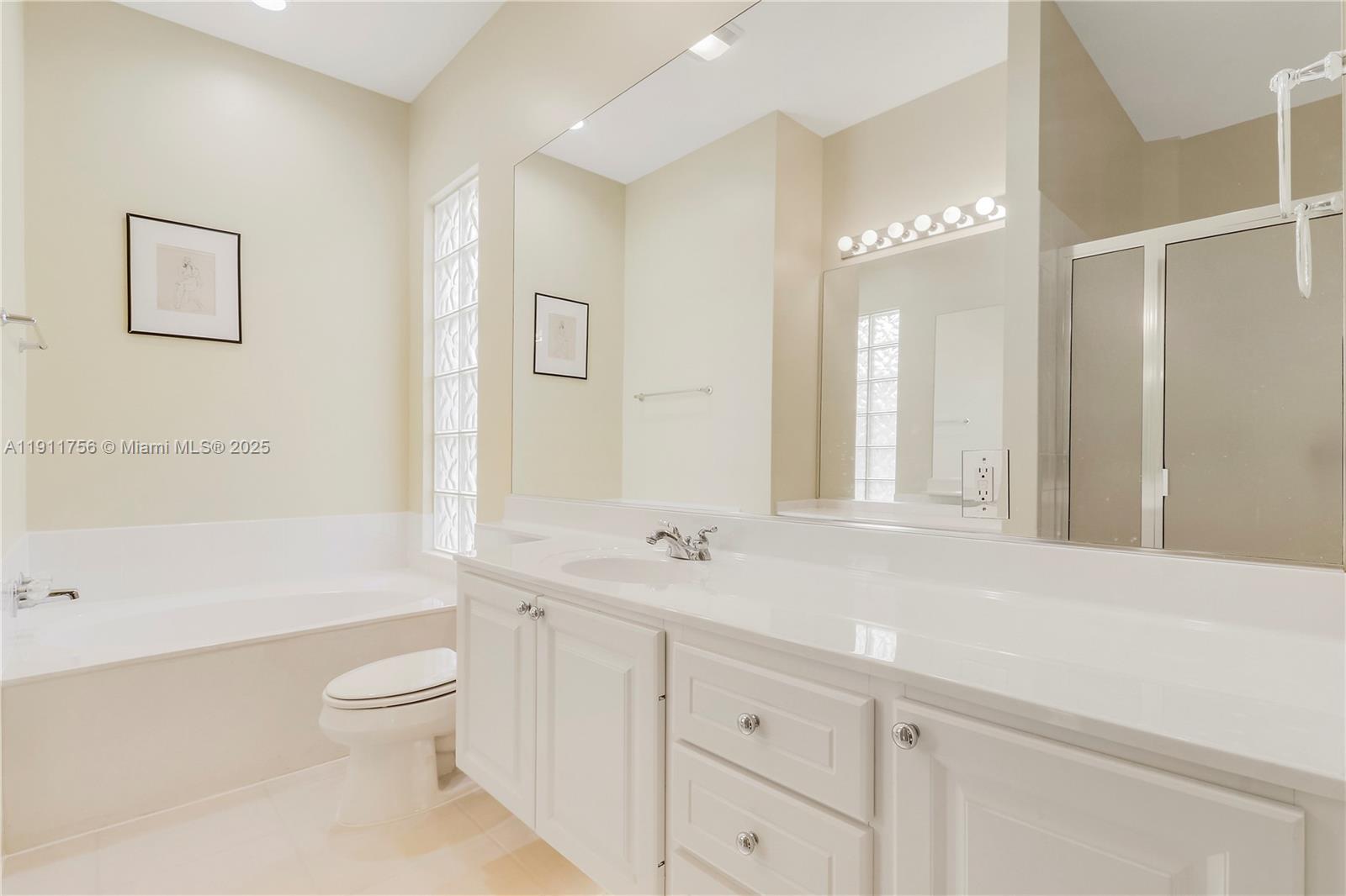 4909 Grassleaf Dr Palm Beach Gardens, FL 33418