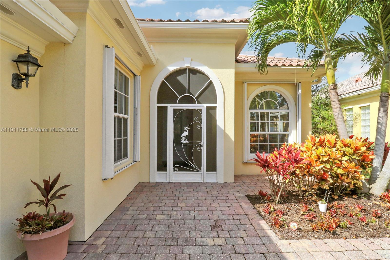 4909 Grassleaf Dr Palm Beach Gardens, FL 33418