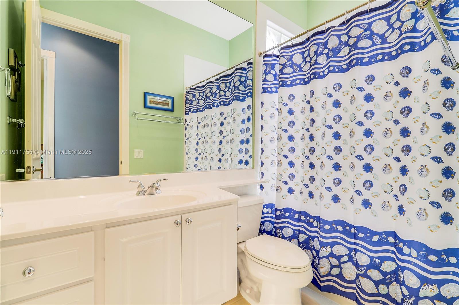 4909 Grassleaf Dr Palm Beach Gardens, FL 33418