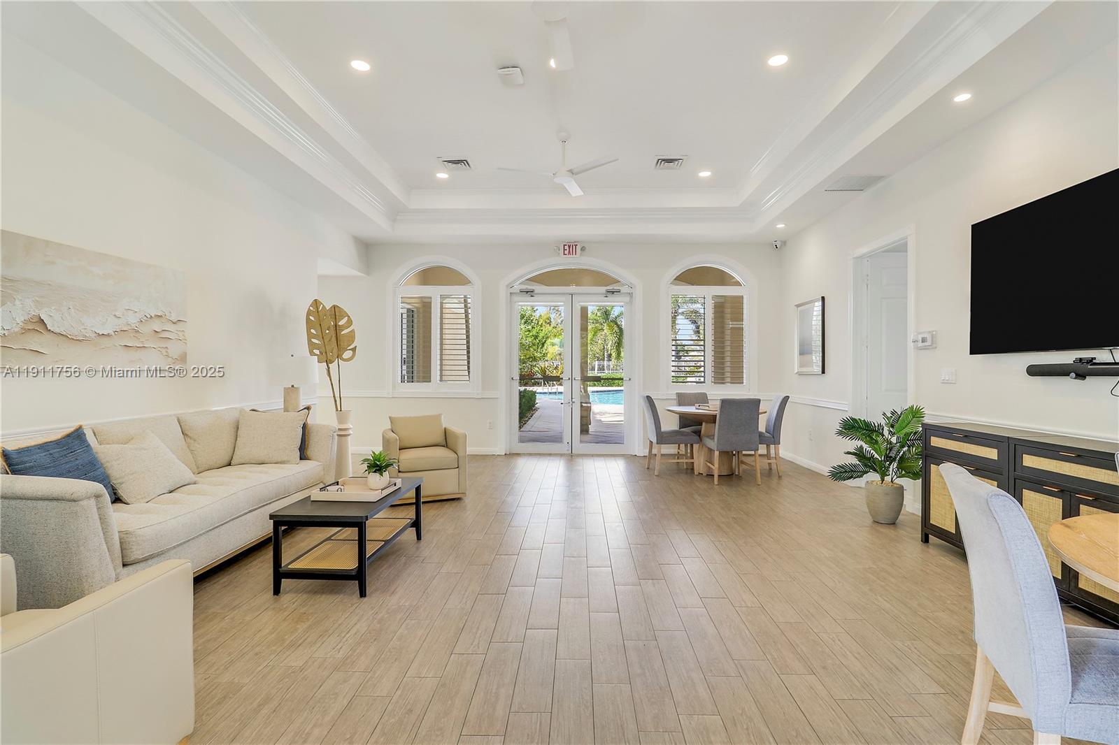 4909 Grassleaf Dr Palm Beach Gardens, FL 33418